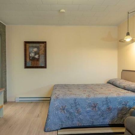 Motel Claude Degelis Екстер'єр фото