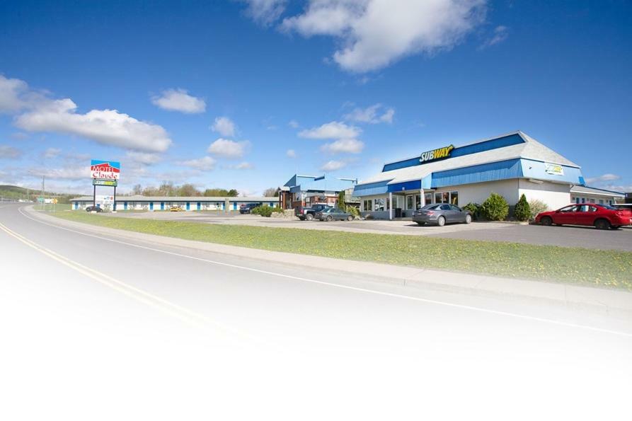 Motel Claude Degelis Екстер'єр фото