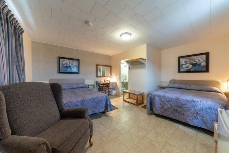 Motel Claude Degelis Екстер'єр фото