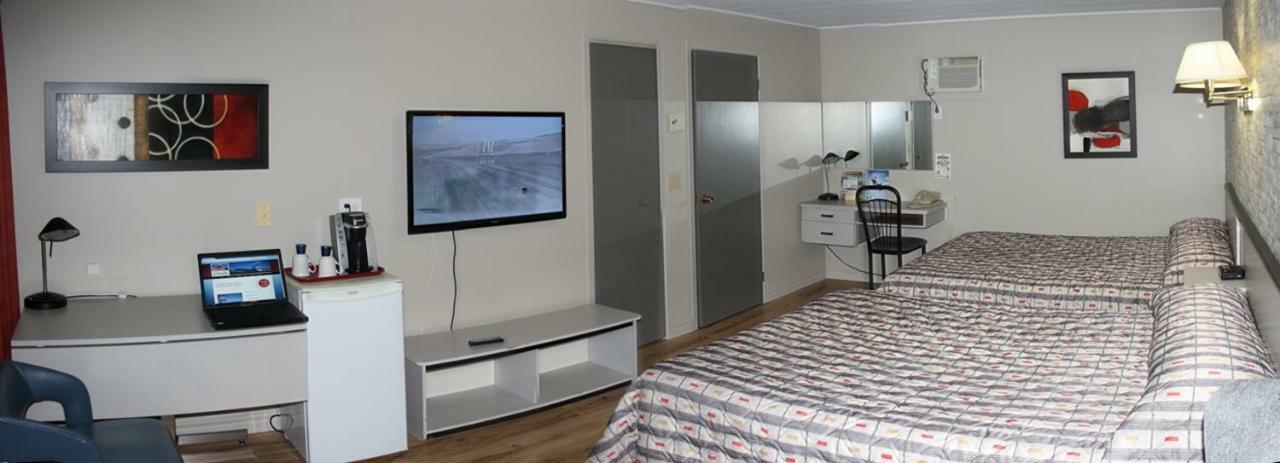 Motel Claude Degelis Екстер'єр фото